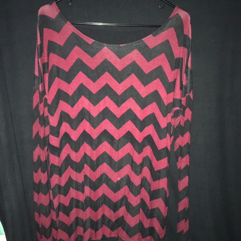 Long sleeve red and black top